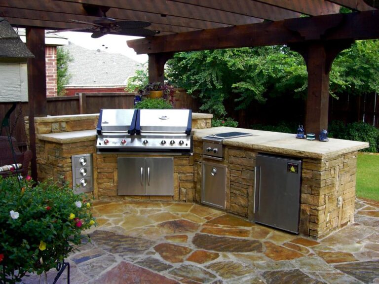 How to Build a Low-Cost Outdoor Kitchen?